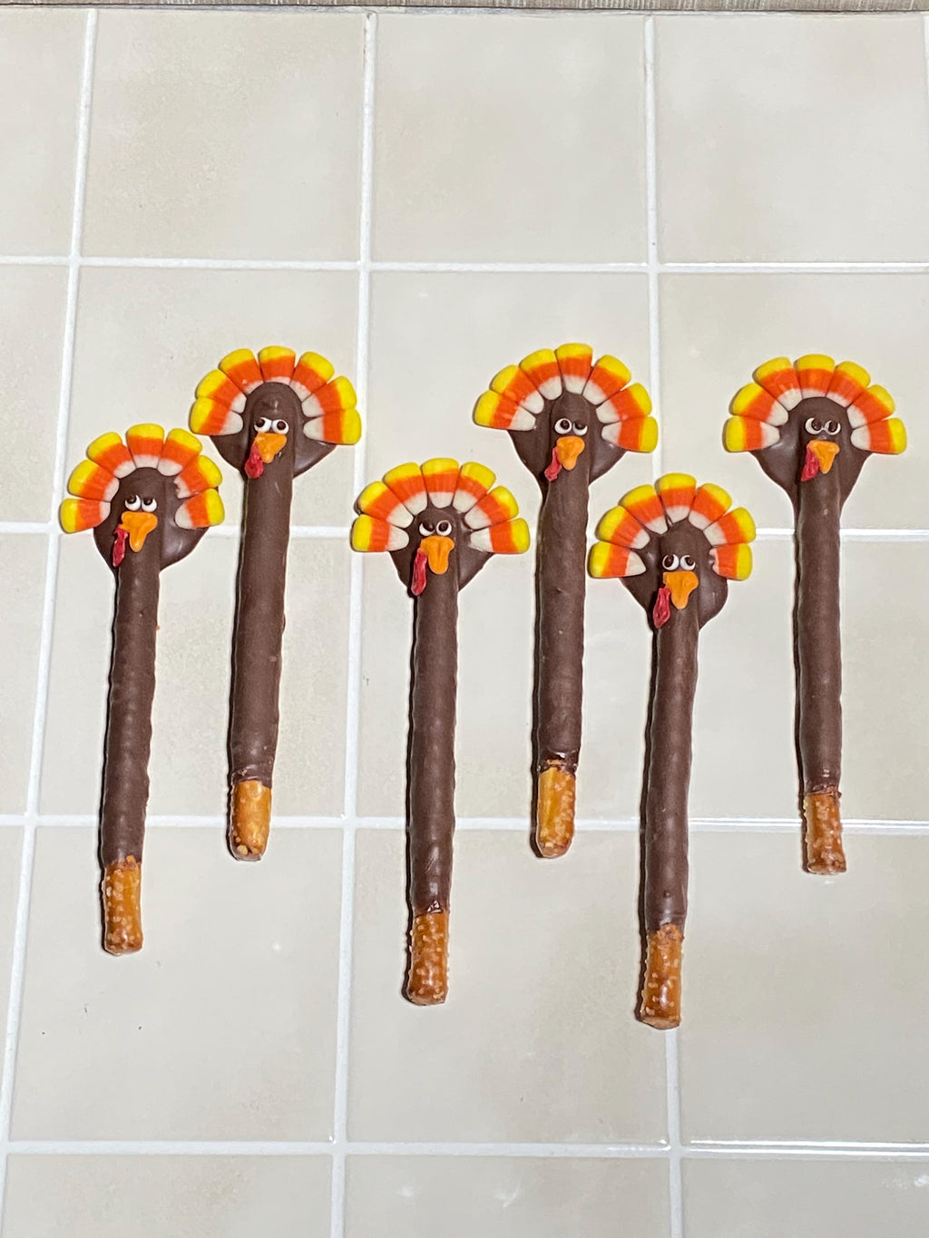 Turkey Pretzel Rods – Thanksgiving Pretzels