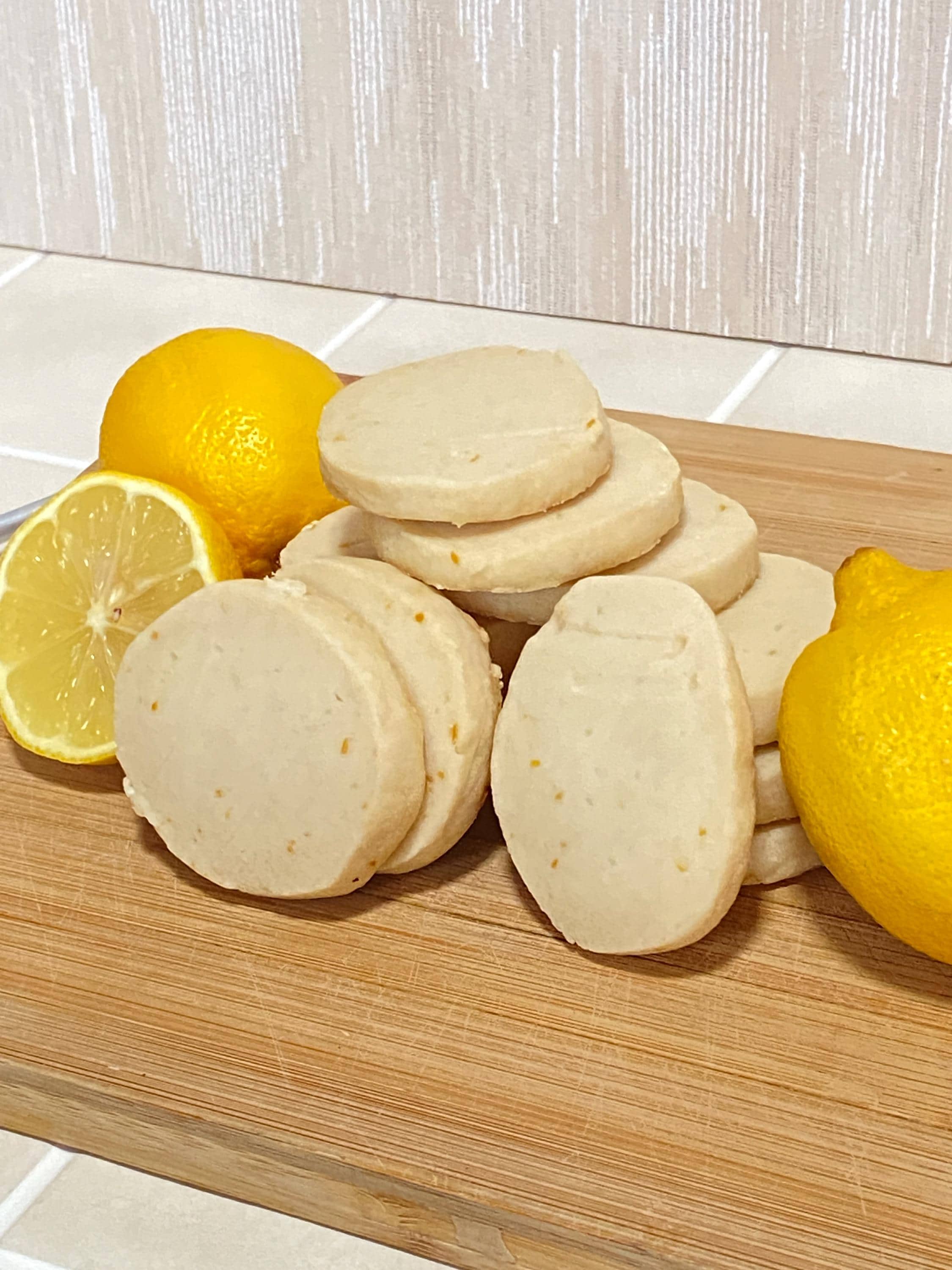 Handcrafted Zesty Lemon Shortbread Cookies – Gift-Ready Pack