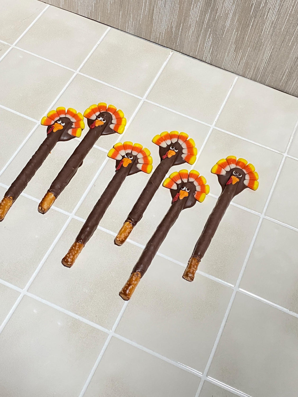 Turkey Pretzel Rods – Thanksgiving Pretzels