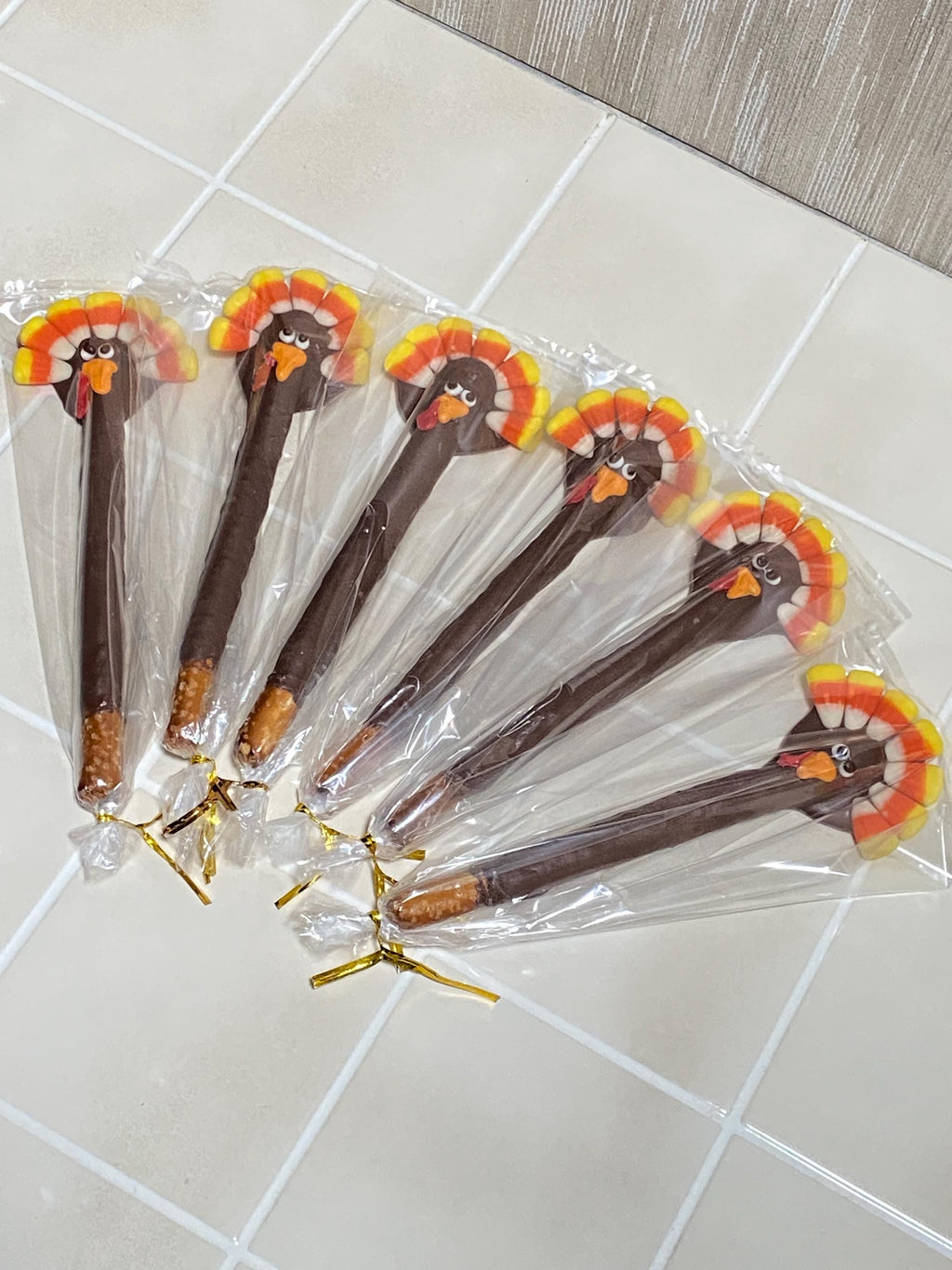 Turkey Pretzel Rods – Thanksgiving Pretzels