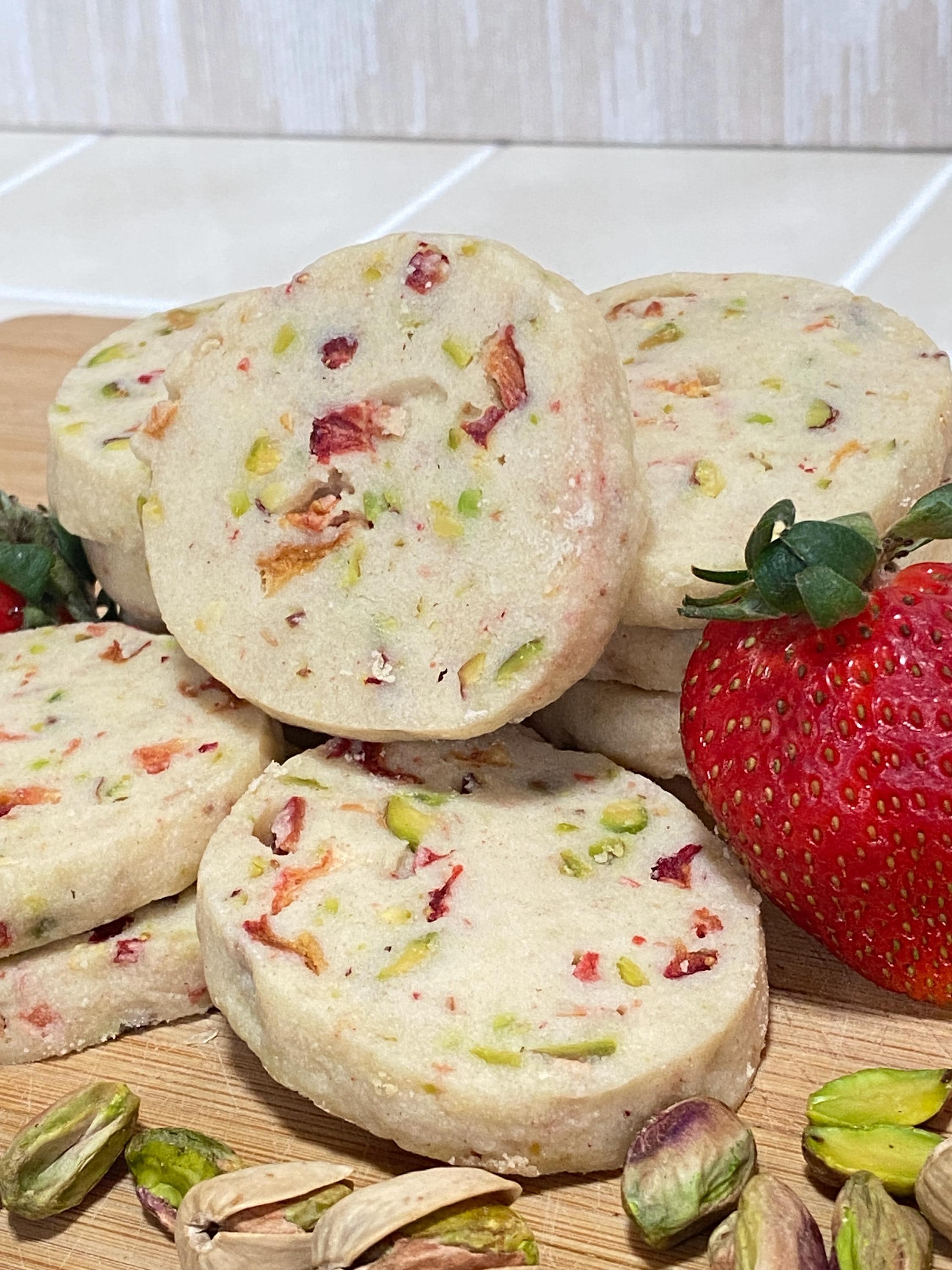 Handcrafted Strawberry Pistachio Shortbread Cookies – Gift-Ready Pack