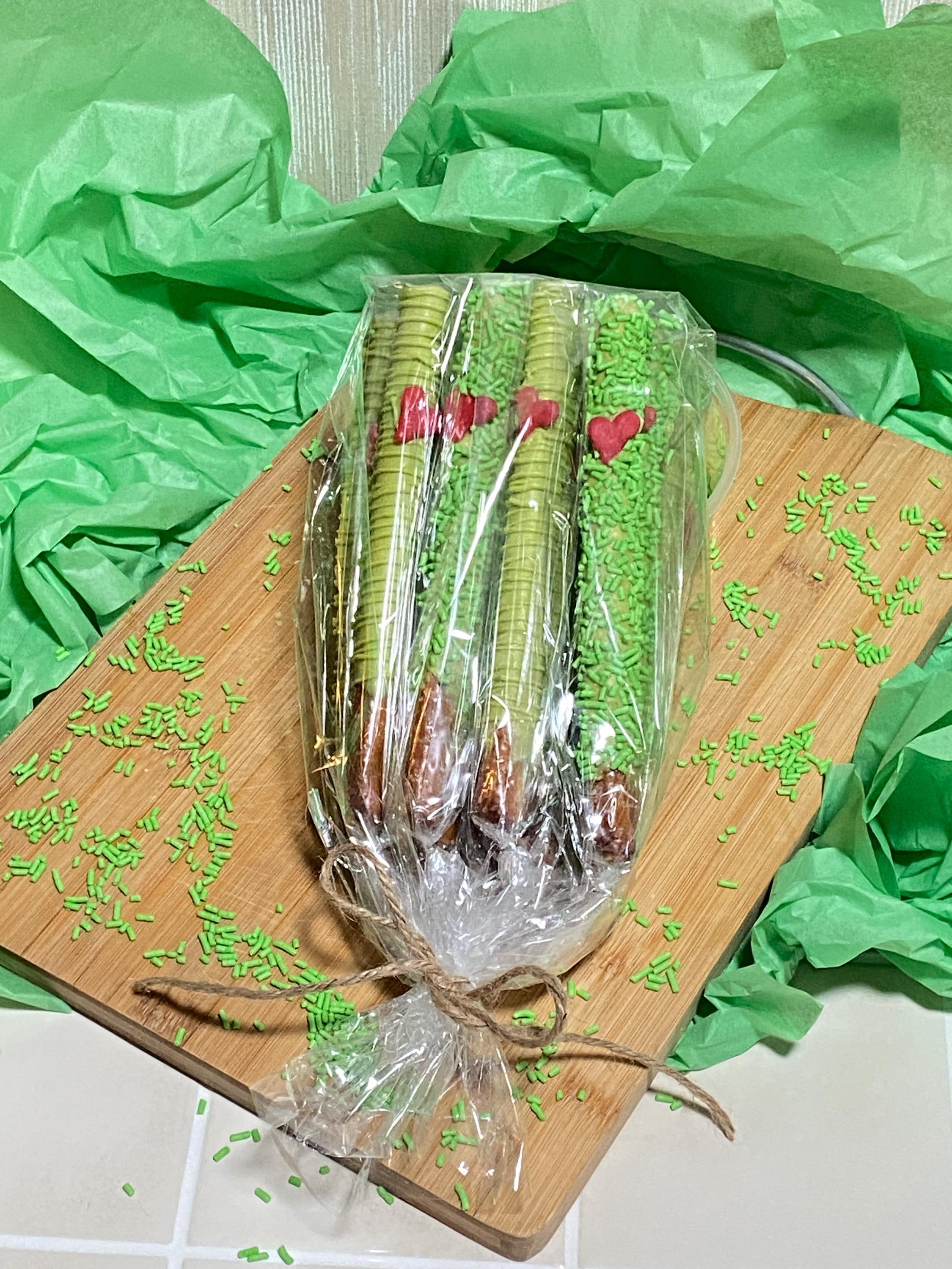 Christmas Grinch Chocolate Covered Pretzel Rods