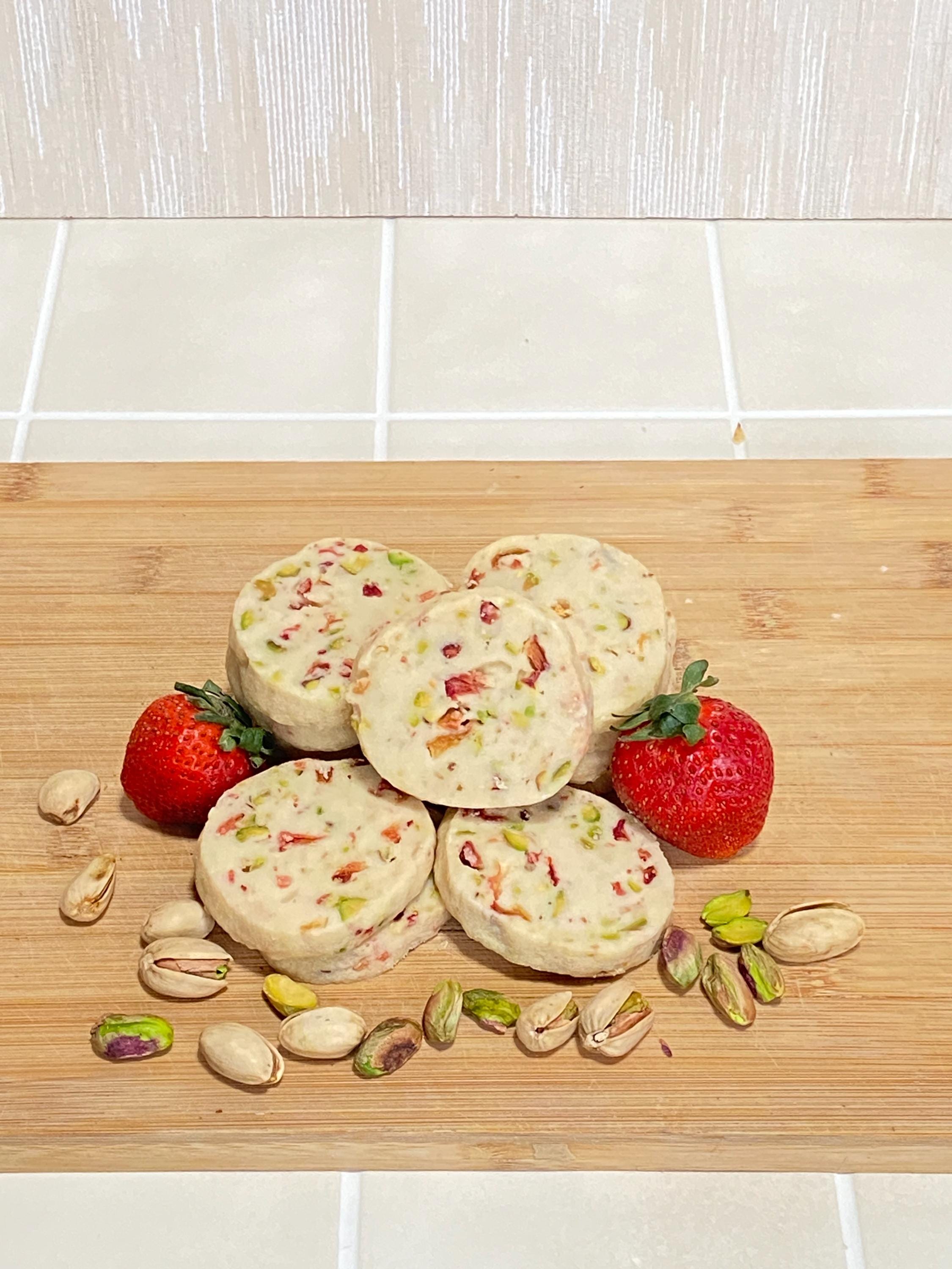 Handcrafted Strawberry Pistachio Shortbread Cookies – Gift-Ready Pack
