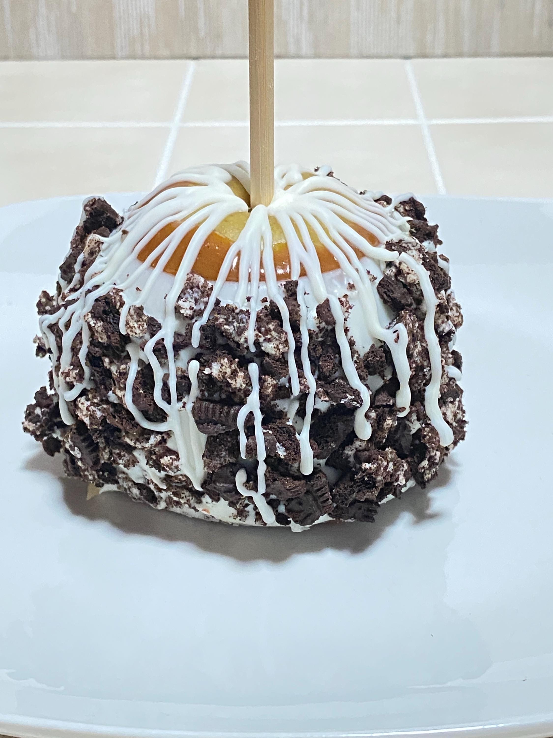 Gourmet Cookies-n-Cream Caramel Chocolate Apple