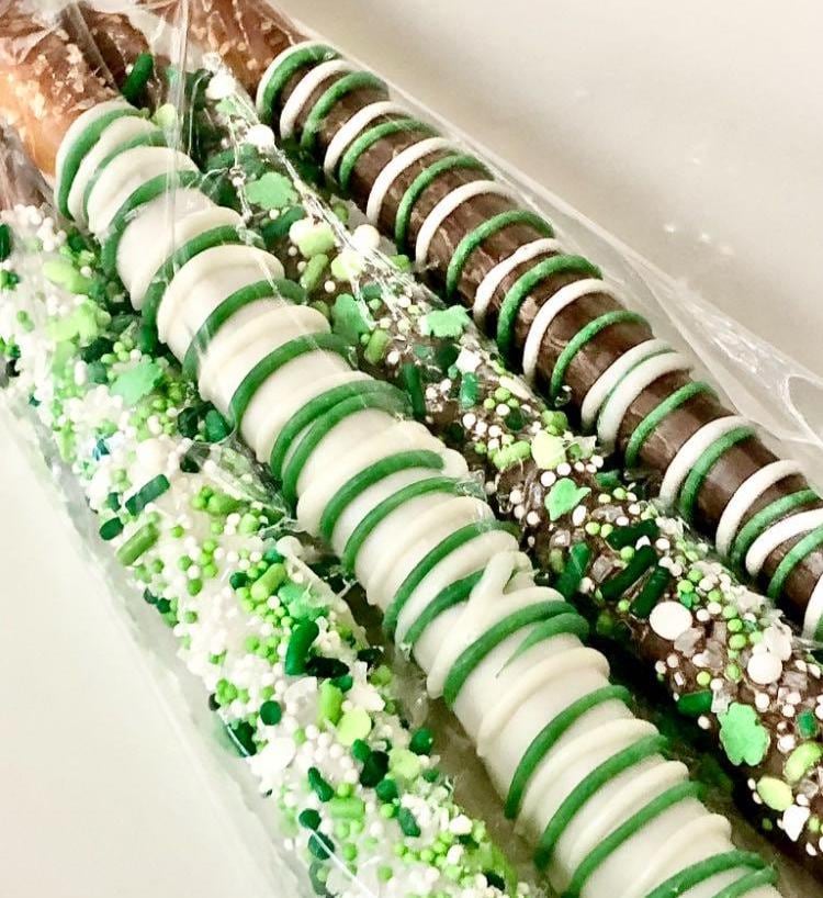 Green Theme Chocolate Covered Pretzel Rods